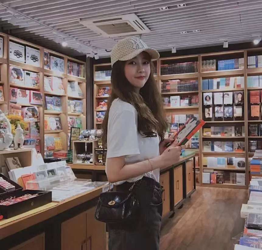 在圖書館戴的帽子